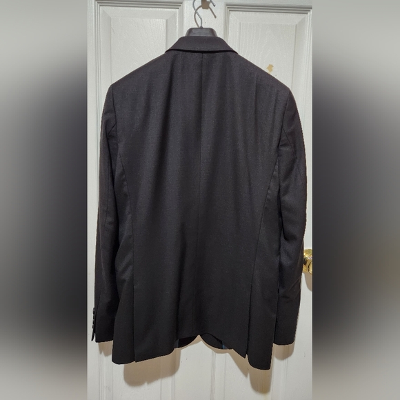 Men's Black Suit Ensemble - Picture 6 of 6